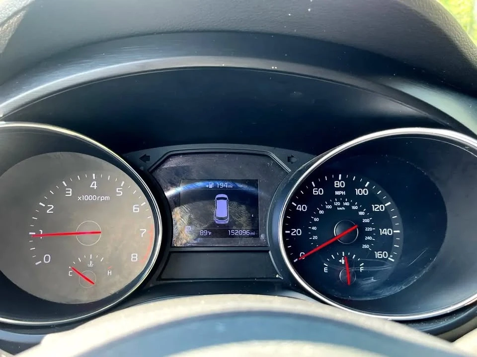 2019 Kia Carnival - Image 18 of 20