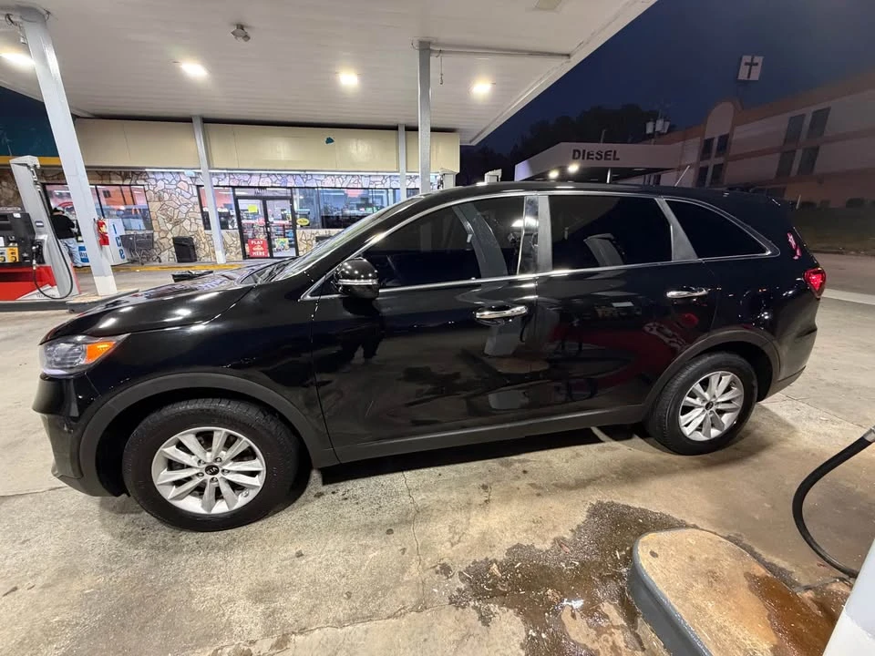 2019 Kia Sorento - Image 4 of 12