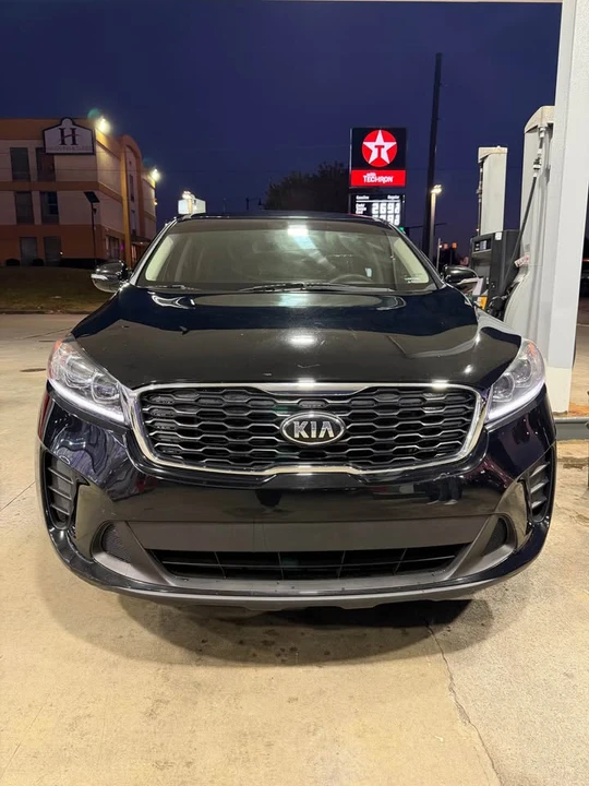 2019 Kia Sorento - Image 3 of 12