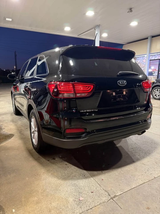 2019 Kia Sorento - Image 6 of 12