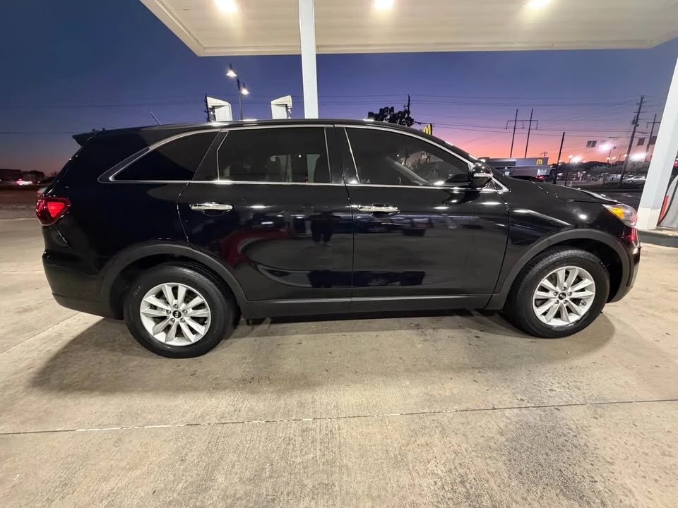 2019 Kia Sorento - Image 5 of 12