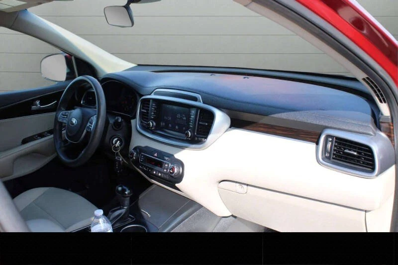 2019 Kia Sorento - Image 12 of 18