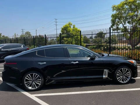 2019 Kia Stinger - Image 5 of 18