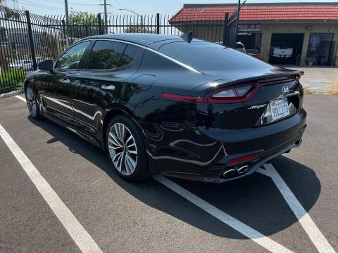2019 Kia Stinger - Image 3 of 18