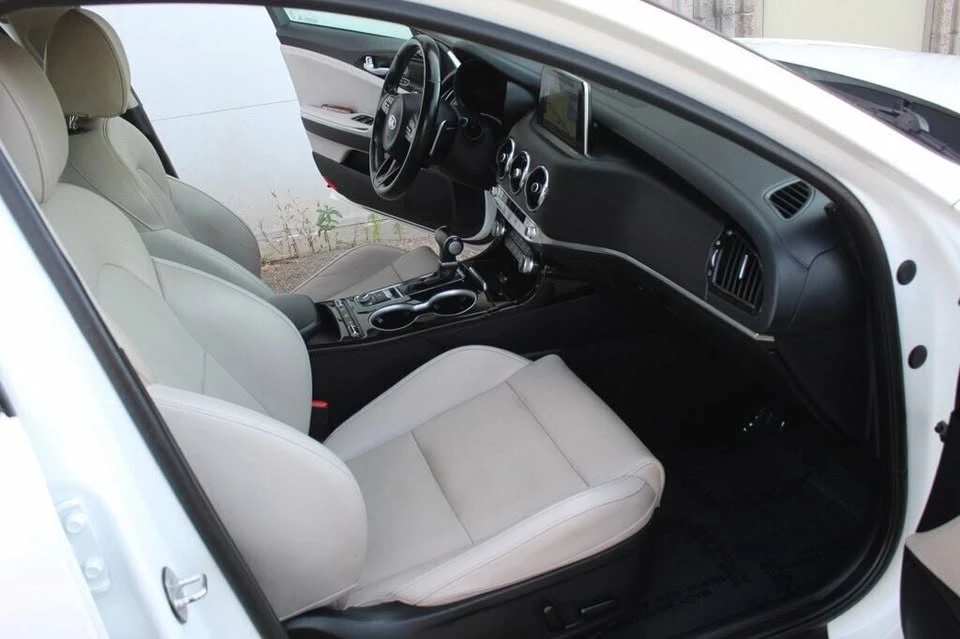 2019 Kia Stinger - Image 8 of 19