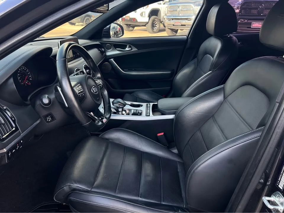 2019 Kia Stinger - Image 8 of 9