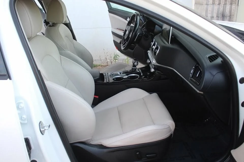 2019 Kia Stinger - Image 7 of 19