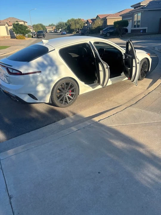 2019 Kia Stinger GT - Image 18 of 20