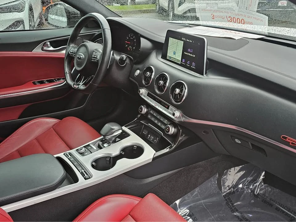 2019 Kia Stinger - Image 9 of 14