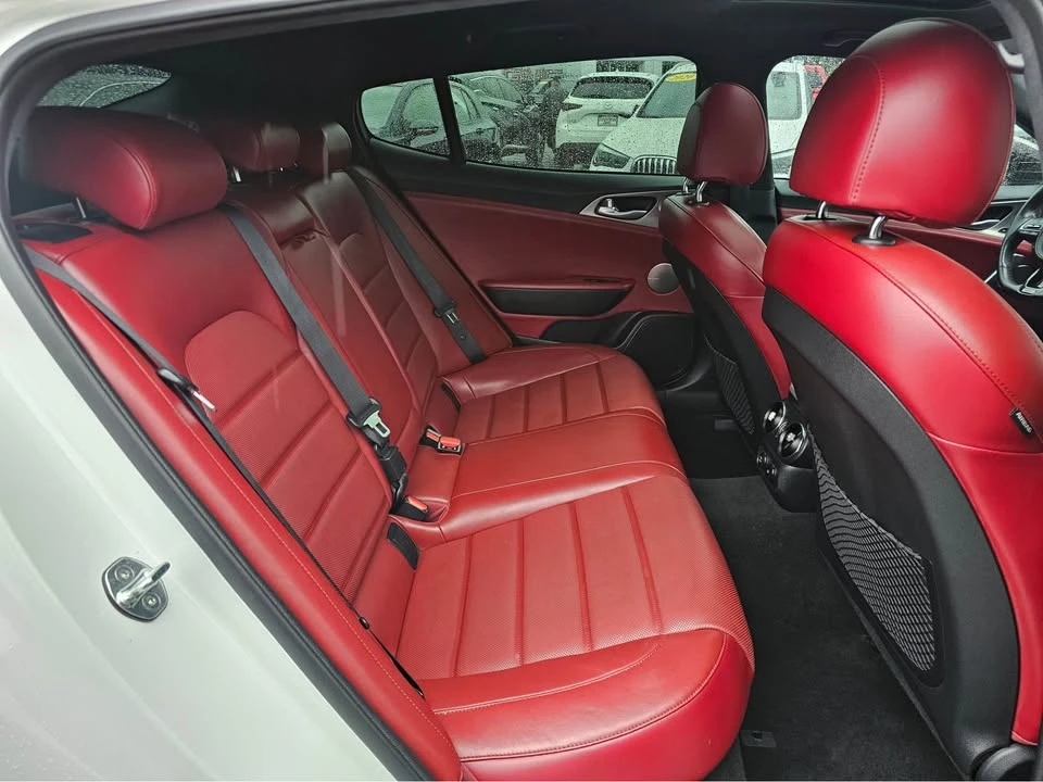 2019 Kia Stinger - Image 11 of 14