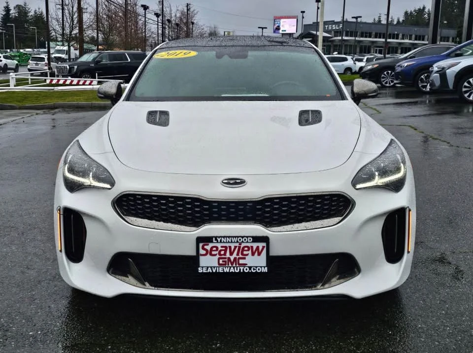 2019 Kia Stinger - Image 2 of 14