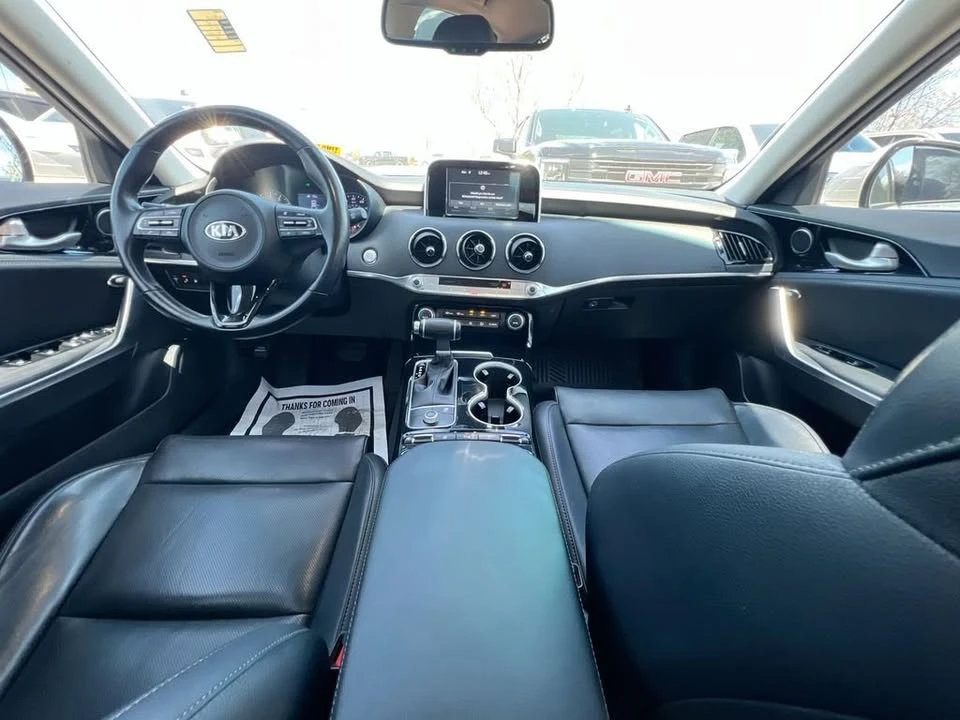 2019 Kia Stinger - Image 10 of 18