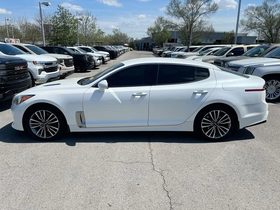 2019 Kia Stinger - Image 3 of 18