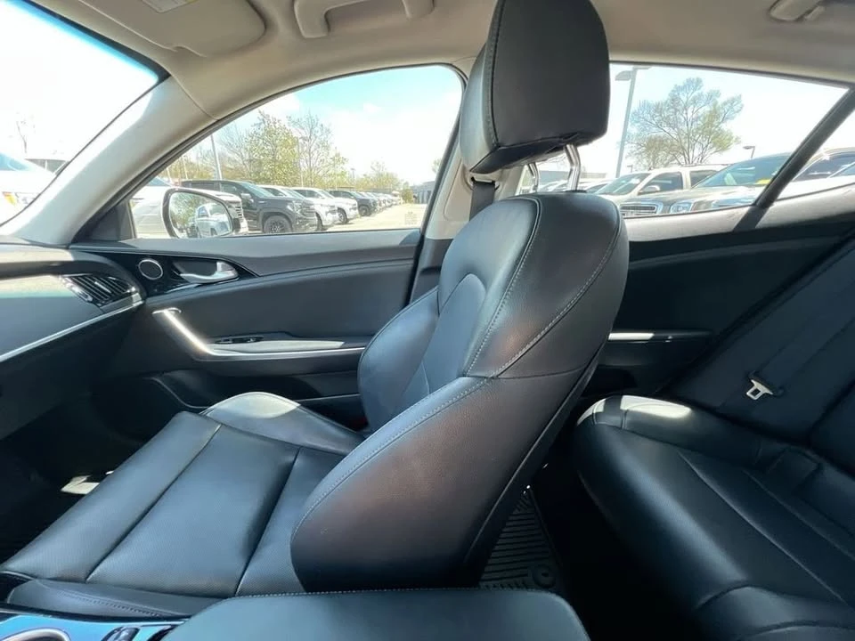 2019 Kia Stinger - Image 11 of 18