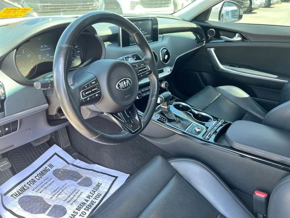2019 Kia Stinger - Image 17 of 18