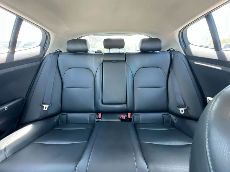 2019 Kia Stinger - Image 12 of 18
