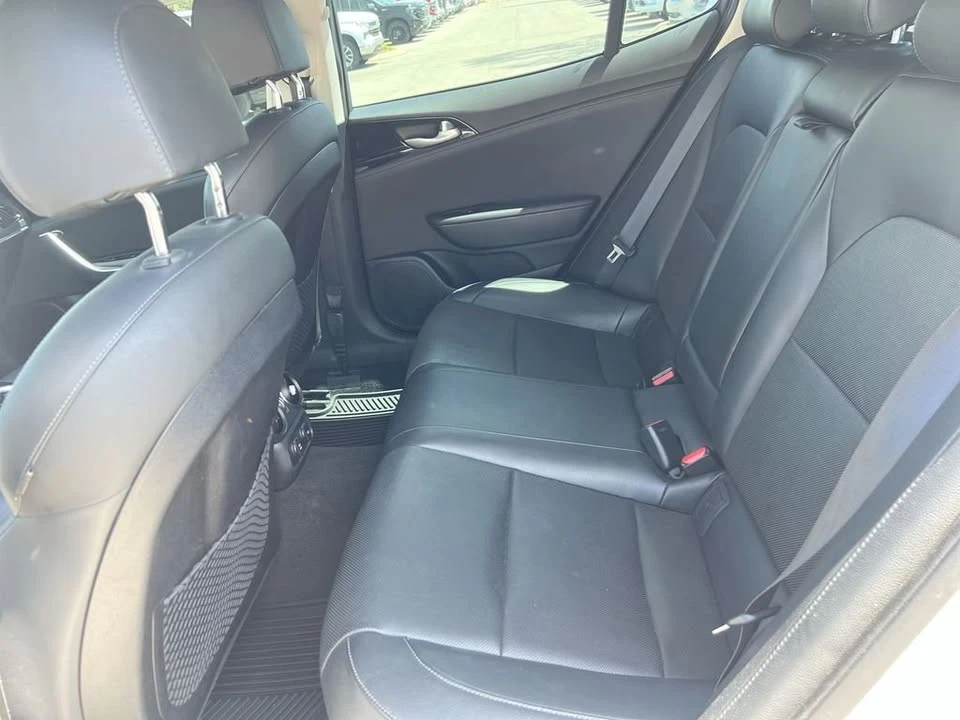 2019 Kia Stinger - Image 15 of 18