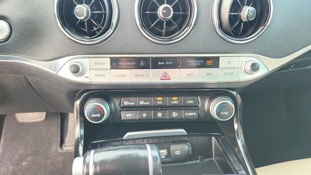 2019 Kia Stinger - Image 19 of 20