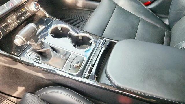 2019 Kia Stinger - Image 13 of 20
