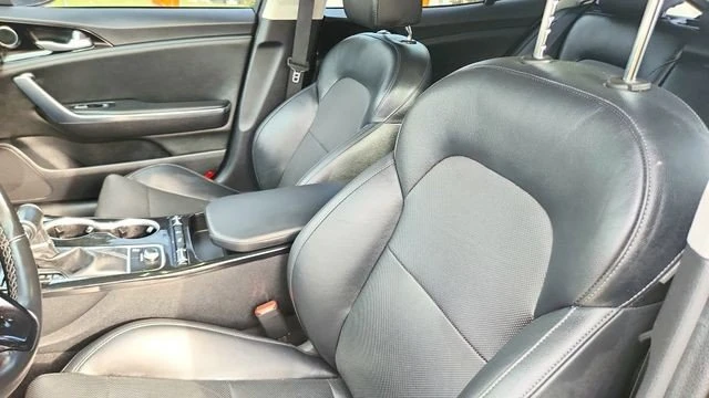 2019 Kia Stinger - Image 10 of 20
