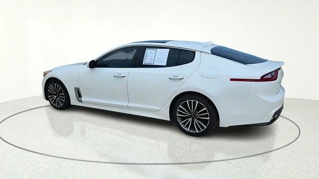 2019 Kia Stinger - Image 6 of 20