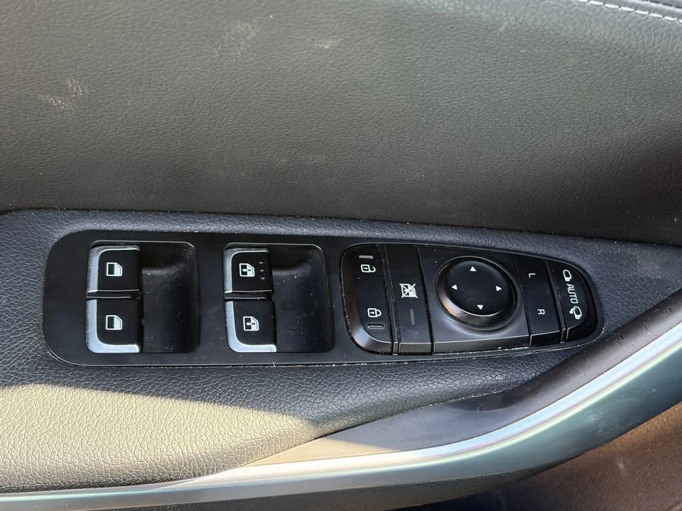 2019 Kia Stinger - Image 7 of 11