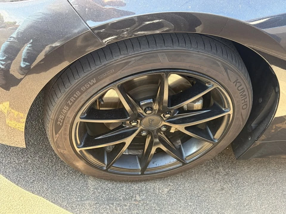 2019 Kia Stinger - Image 5 of 11