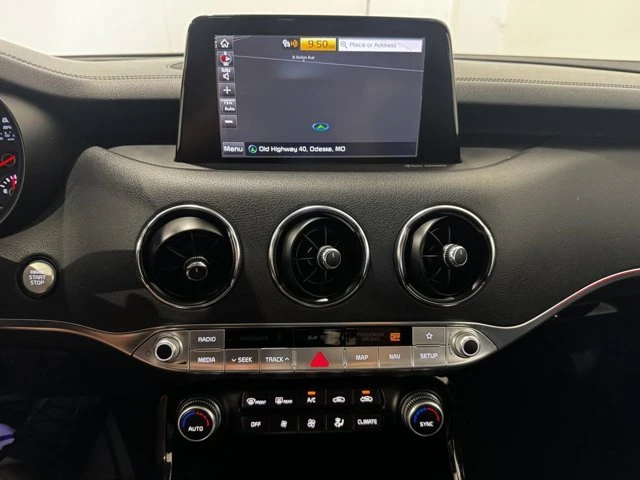 2019 Kia Stinger - Image 12 of 20