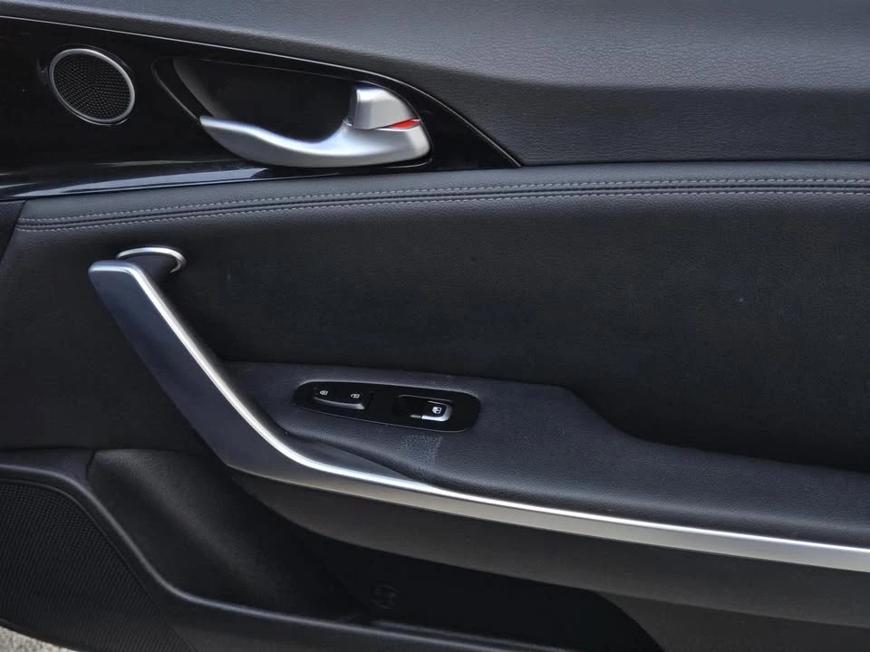 2019 Kia Stinger - Image 8 of 20