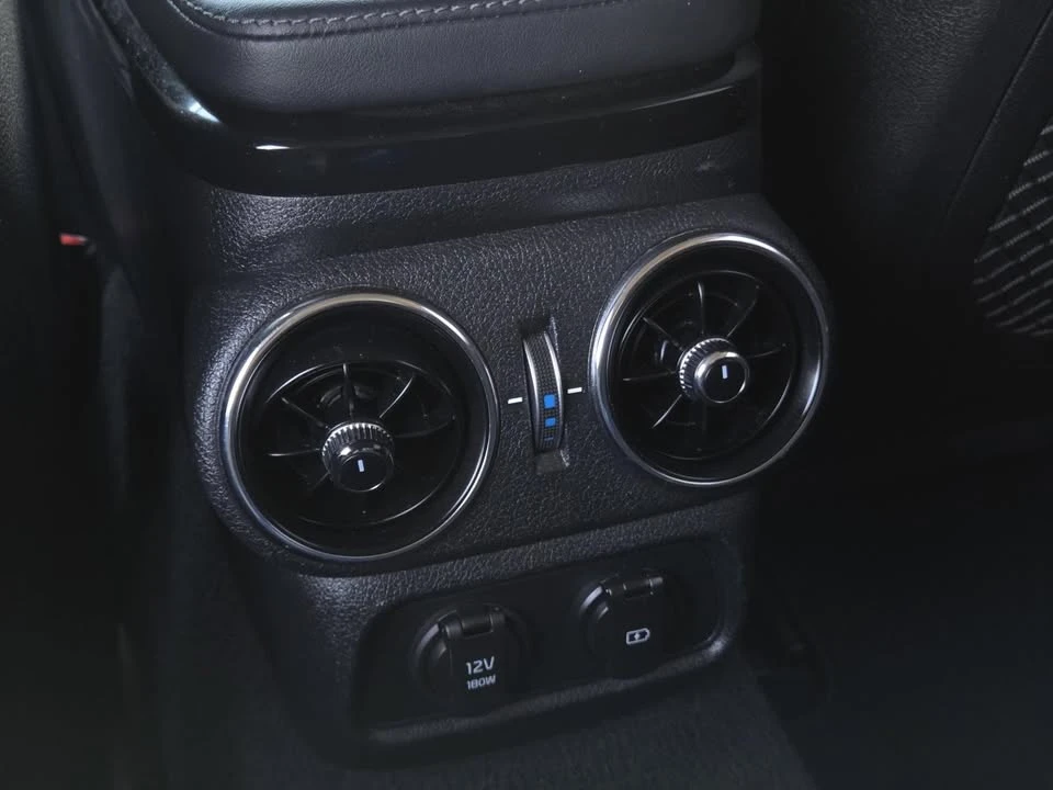 2019 Kia Stinger - Image 12 of 20