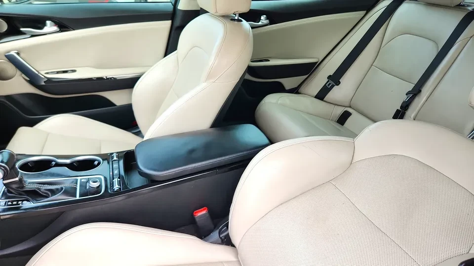 2019 Kia Stinger - Image 9 of 19