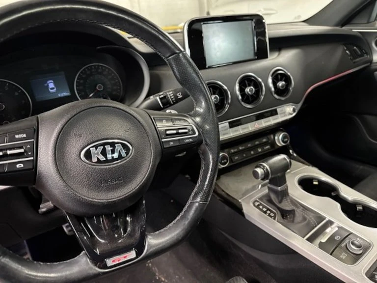 2019 Kia Stinger GT - Image 12 of 16