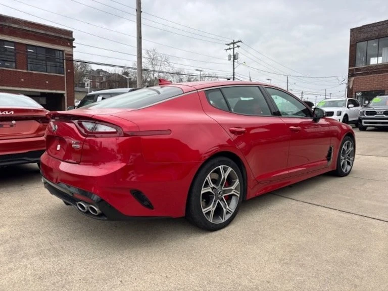 2019 Kia Stinger GT - Image 9 of 16