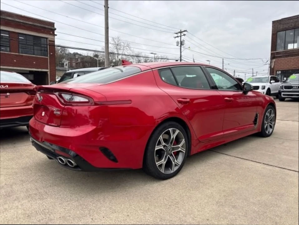 2019 Kia Stinger GT - Image 8 of 10