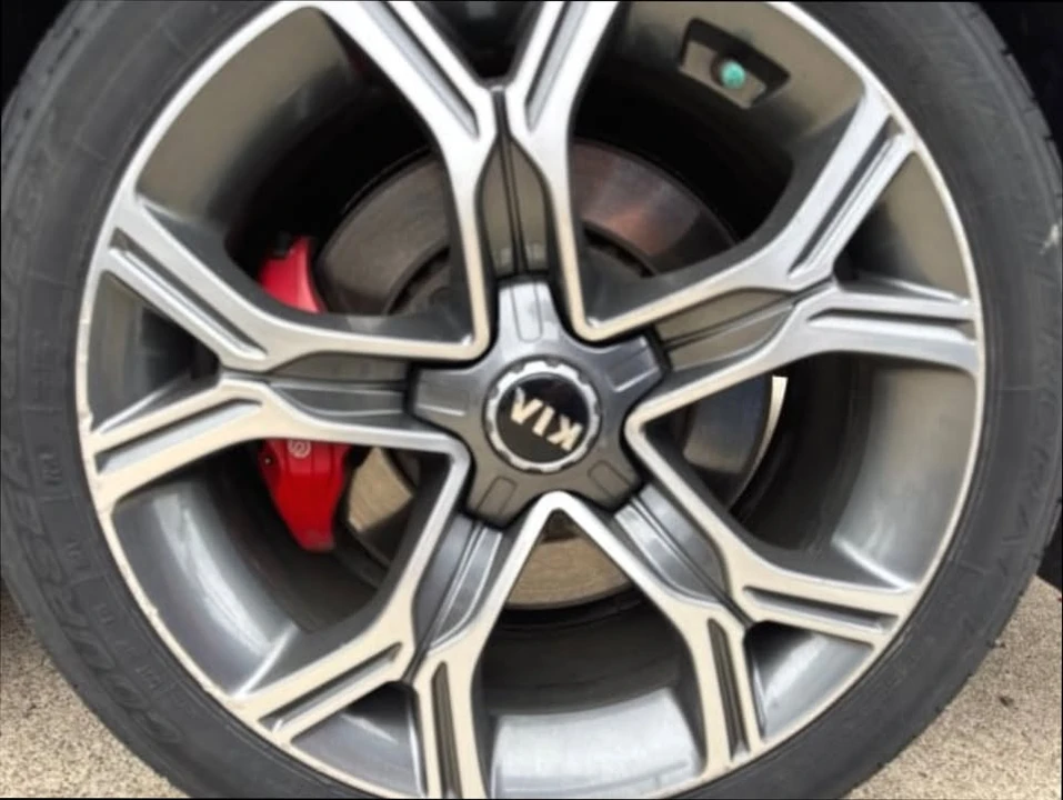 2019 Kia Stinger GT - Image 9 of 10