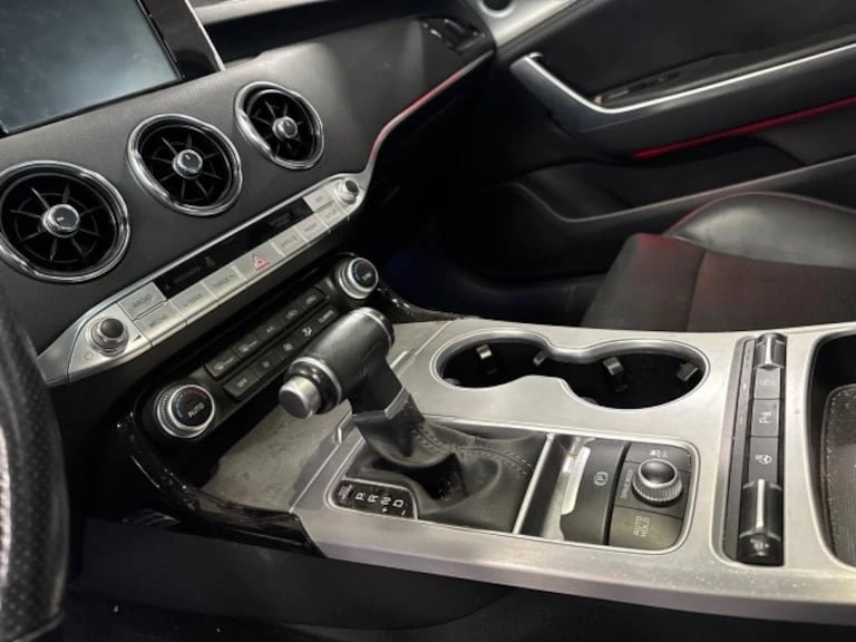 2019 Kia Stinger GT - Image 13 of 16