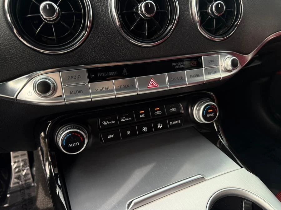 2019 Kia Stinger GT - Image 10 of 16