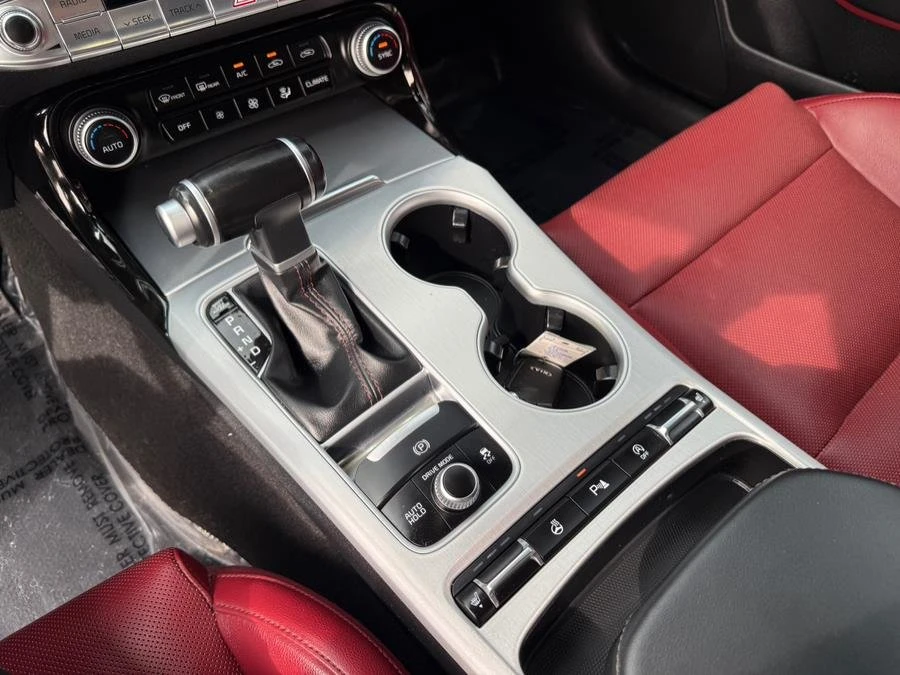 2019 Kia Stinger GT - Image 8 of 16