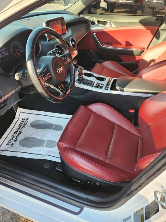 2019 Kia Stinger GT - Image 8 of 12