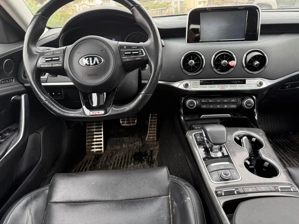 2019 Kia Stinger GT - Image 4 of 7
