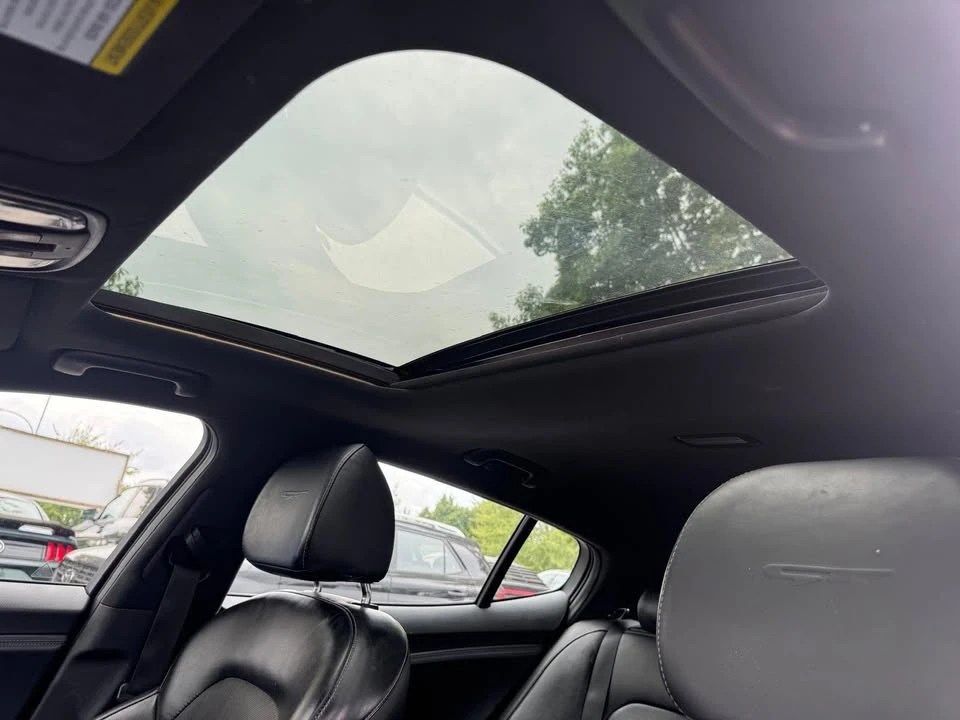 2019 Kia Stinger GT - Image 10 of 16