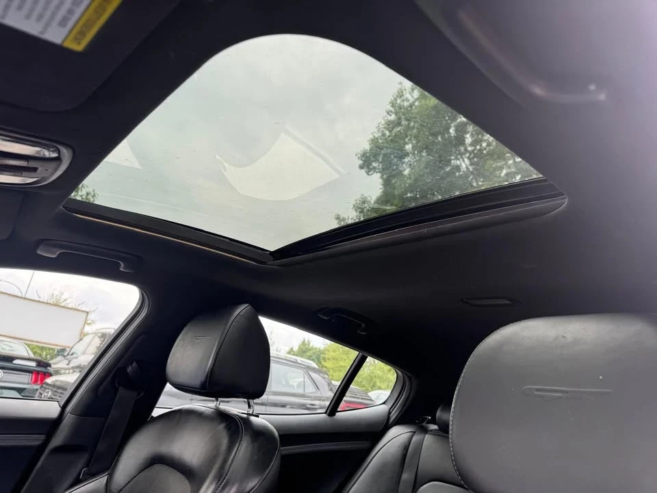 2019 Kia Stinger GT - Image 10 of 16
