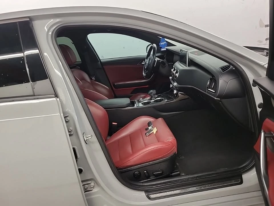 2019 Kia Stinger GT - Image 10 of 11