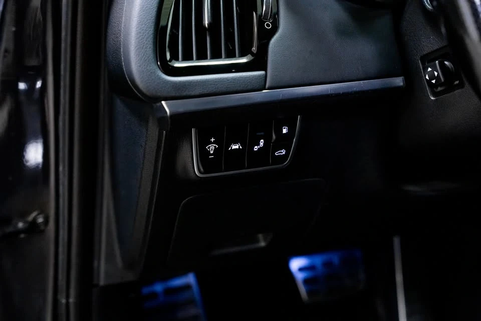 2019 Kia Stinger GT - Image 18 of 20
