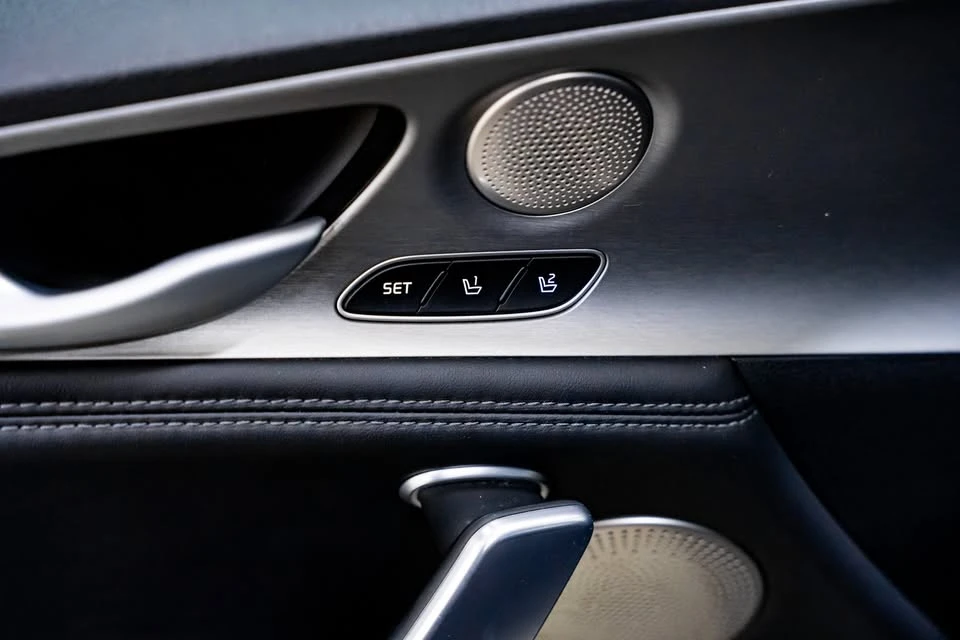 2019 Kia Stinger GT - Image 17 of 20