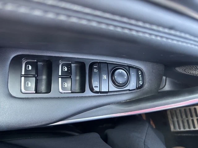2019 Kia Stinger GT - Image 18 of 20