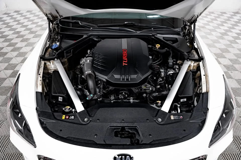 2019 Kia Stinger GT - Image 15 of 20