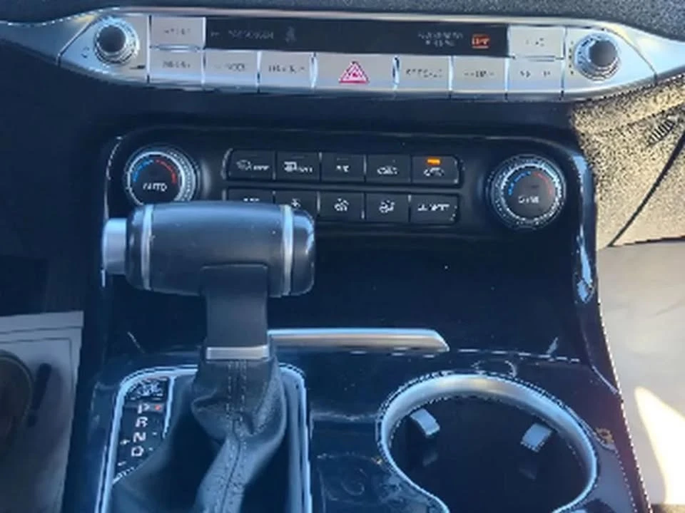 2019 Kia Stinger - Image 16 of 19