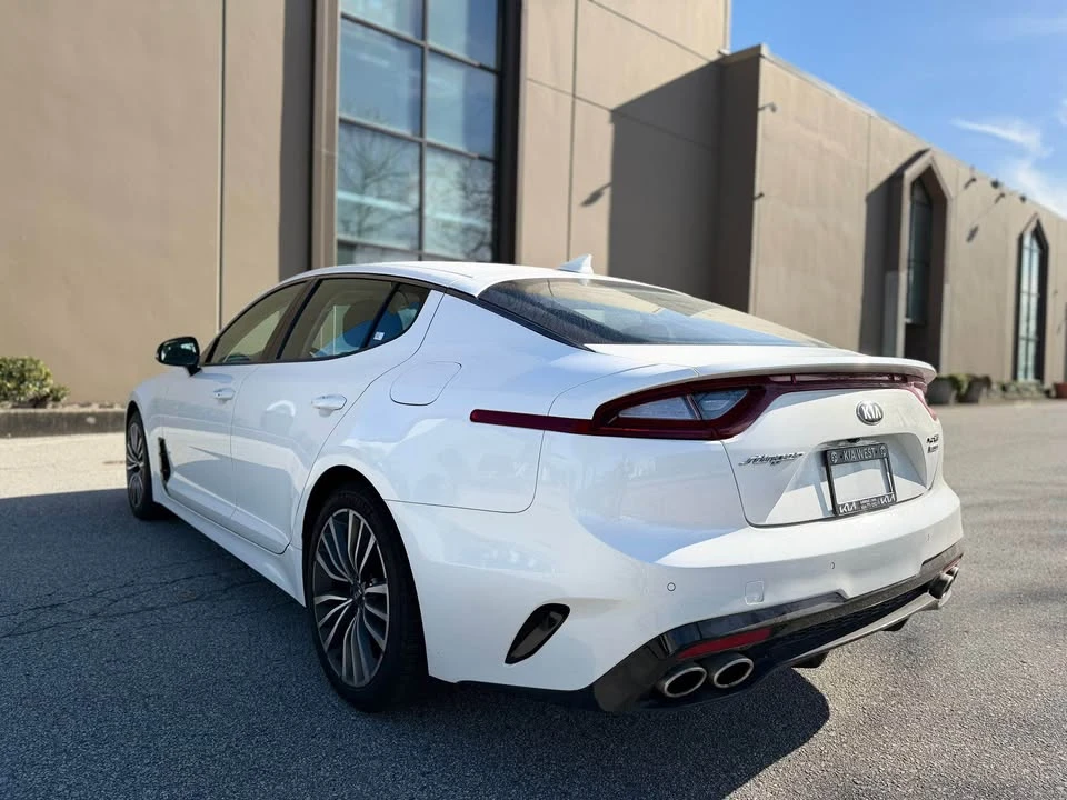 2019 Kia Stinger - Image 11 of 20