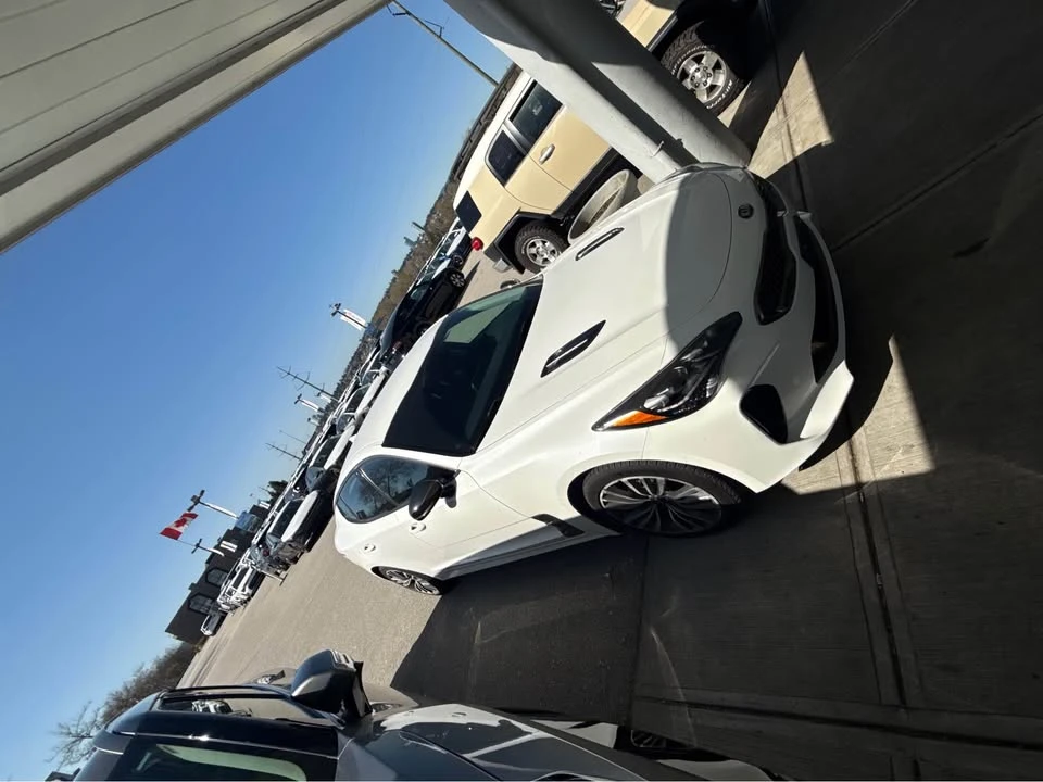 2019 Kia Stinger - Image 10 of 15
